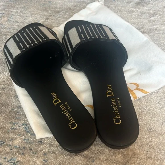 Dior Graphique Dway Slide - Picture 3 of 7